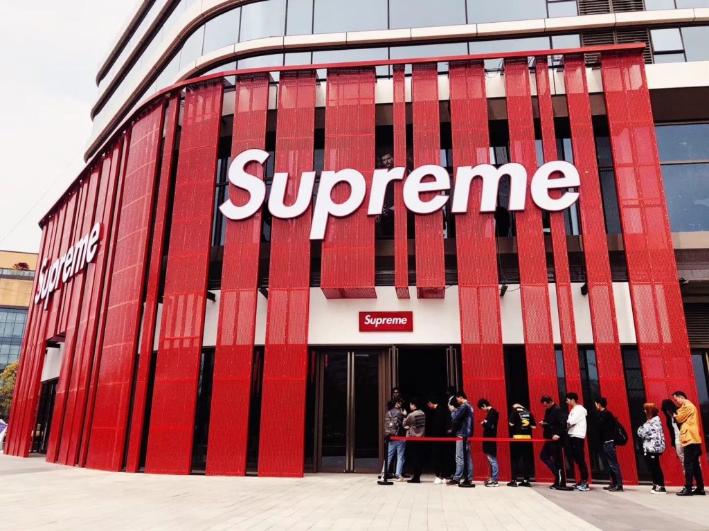 Supreme Italia ouvre une énorme boutique à Shangai